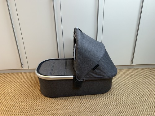 Pristine uppababy bassinet - v2,